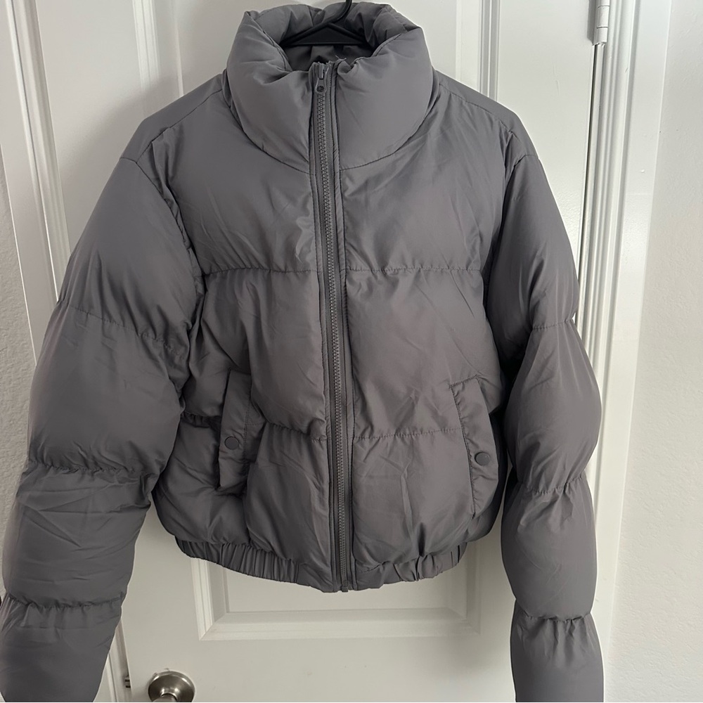 Gray Cropped Puffer Jacket | High Neck